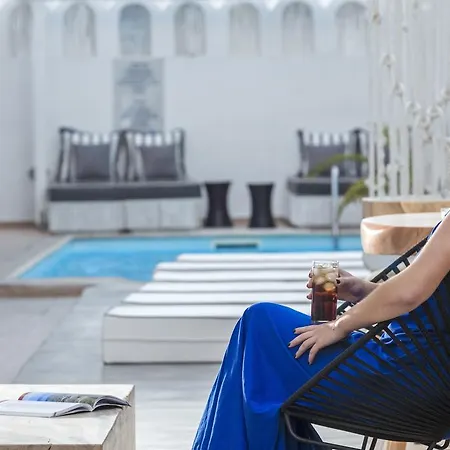 Loizos Stylish Residences 3*