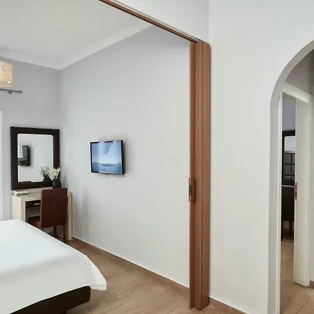 Loizos Stylish Residences Aparthotel 3*